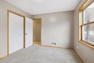 1366 Barclay St - Photo 5