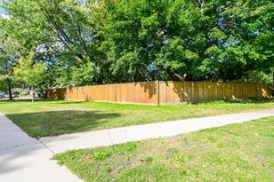 711 W Wheelock Pkwy - Photo 7