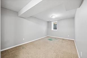 1311 Carnelian St N - Photo 17