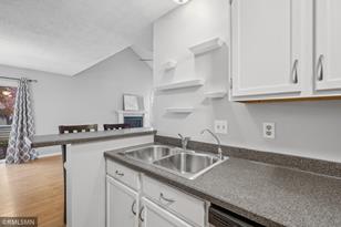 1114 Pecks Woods Dr - Photo 11