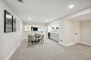 4319 Queens Way - Photo 3