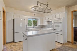 153 Poplar St E - Photo 3