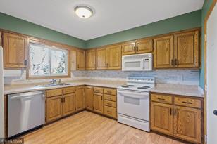 1772 Hinton Trail N - Photo 3