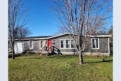 358 5th Avenue SW, Perham, MN 56573 - Photo 1