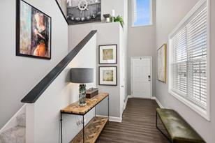 1955 Tyrone Dr - Photo 3