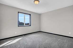 981 Waters Edge Cir - Photo 9