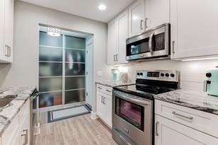 205 Barry Ave S - Photo 3