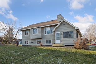 8421 Egret Ct, Chanhassen, MN 55317