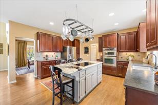 886 Hyland Ct - Photo 5