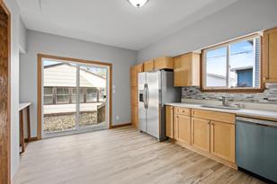 789 Maryland Ave E - Photo 9