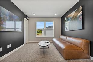 7475 Upper 38th St N - Photo 5