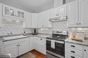 285 Lexington Pkwy S - Photo 3