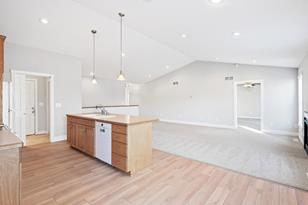 687 19th St - Photo 3