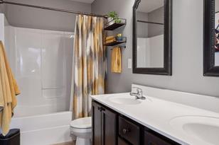 864 Forest Edge Dr - Photo 3