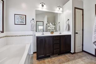 864 Forest Edge Dr - Photo 5