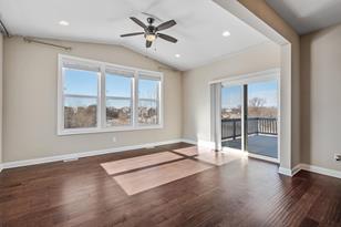 9198 Lakeside Dr - Photo 11