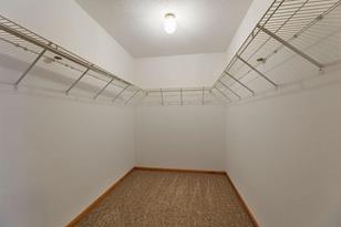 808 Southview Ct E - Photo 7