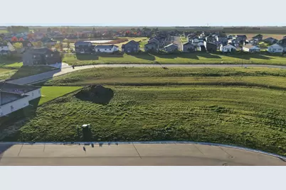 325 48th Avenue S, Moorhead, MN 56560 - Photo 7