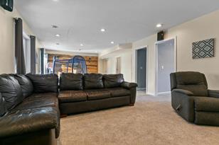 863 Forest Edge Dr - Photo 19