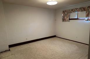 750 Quixote Ave N - Photo 3