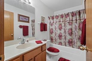 685 Westchester Ave - Photo 15