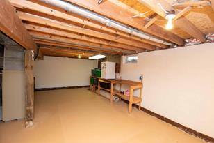 631 Wood Street N - Photo 31