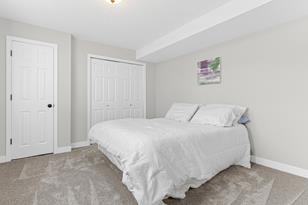 17560 Hyde Park Ave - Photo 21