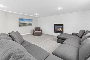 17560 Hyde Park Ave - Photo 15