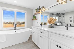 17560 Hyde Park Ave - Photo 7