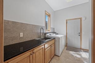 4748 Cumberland St - Photo 25