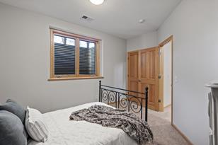 4748 Cumberland St - Photo 37