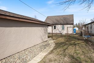 1688 Hyacinth Ave E - Photo 35