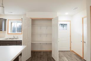 1142 Thomas Dr NE - Photo 3