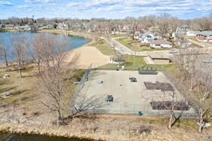 941 N Shore Ave - Photo 81
