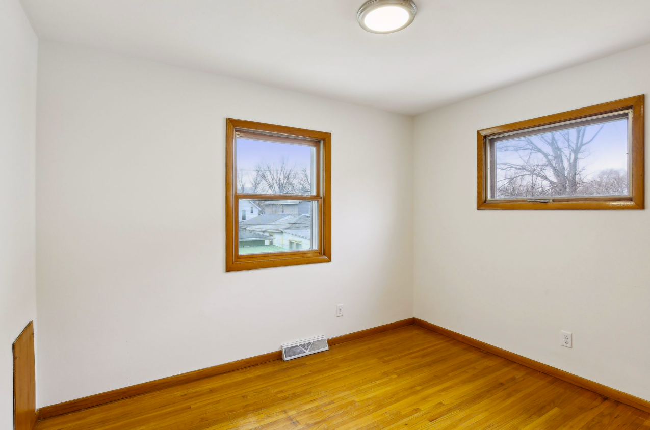 54 Manitoba Ave, Saint Paul MN  55117-5409 exterior