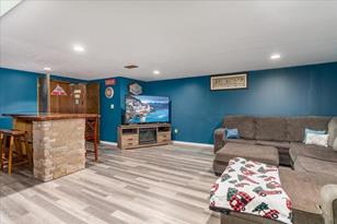 740 Newton St - Photo 13