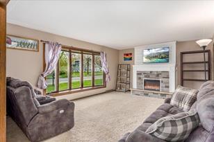 740 Newton St - Photo 3