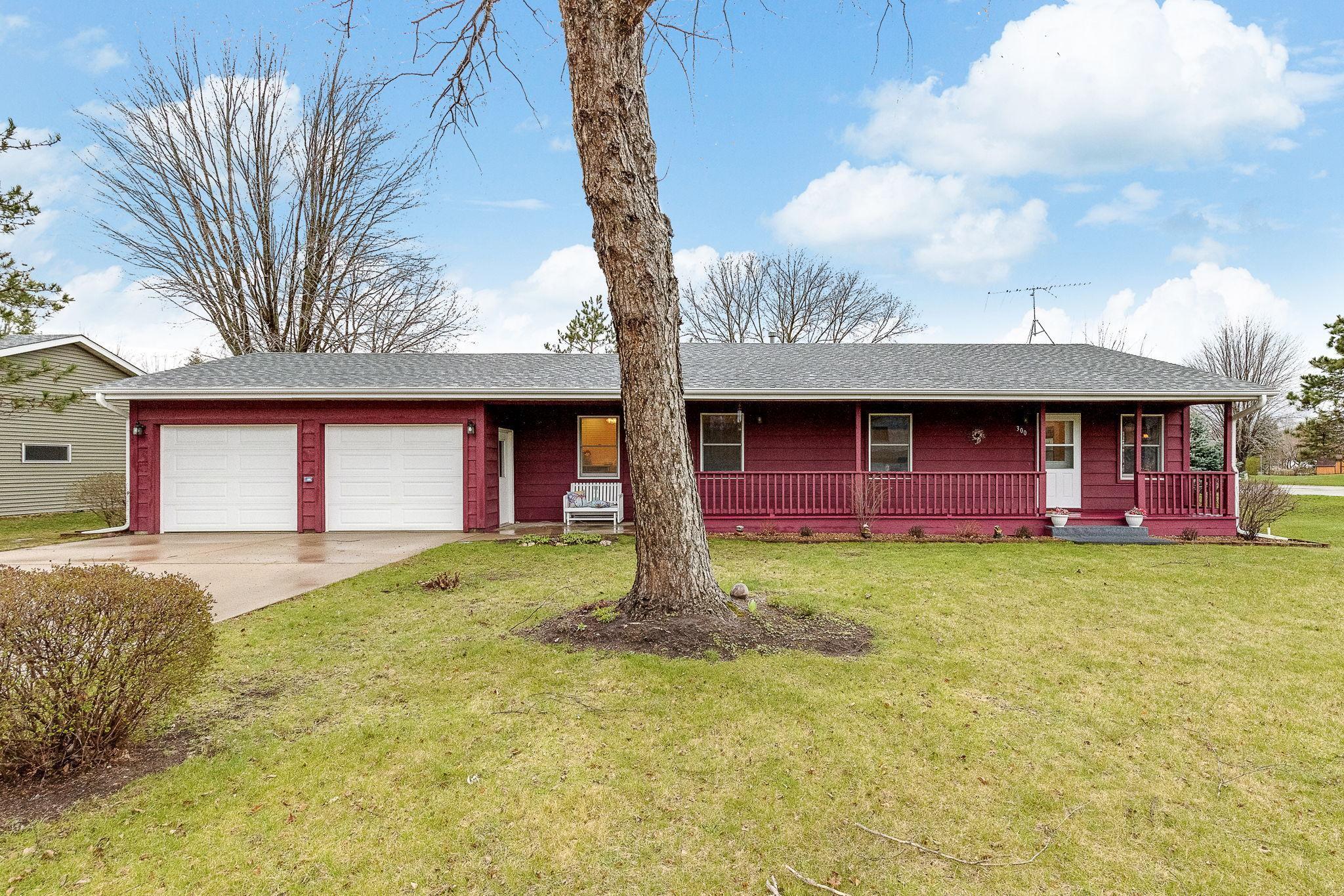 300 Evergreen Dr E, Cannon Falls, MN 55009 MLS 6520066 Coldwell Banker