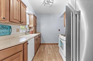 240 Stardust Blvd - Photo 3