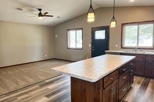 902 7th Ave NE - Photo 5