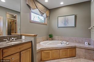 3327 Twin Lake Ct - Photo 31