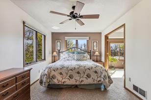 2051 Helmo Ave N - Photo 15