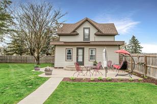 321 E 7th St - Photo 7