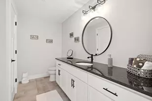 4927 Parkside Cir, Eagan, MN 55123 - Photo 29