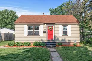 2634 Madison Street NE - Photo 5