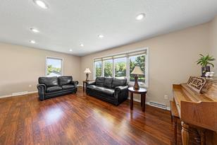 1320 11th Ave NE - Photo 5