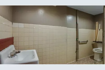 619 Broadway Street S, Menomonie, WI 54751 - Photo 17