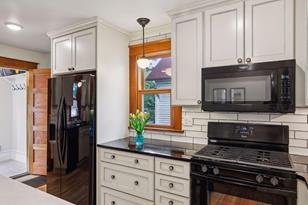 1379 Breda Ave - Photo 19