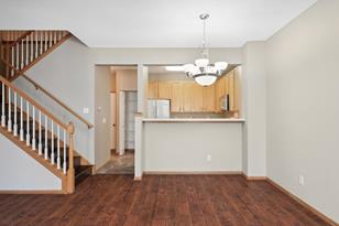 1029 Newport Ave - Photo 5