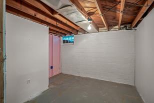 5839 Quebec Ave N - Photo 33